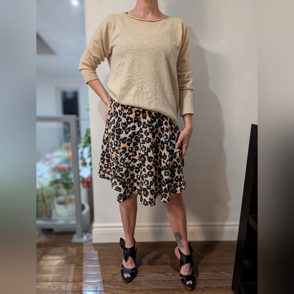 Leopard Print Flowy High Waist Fit & Flare midi Skirt Fits Size 4/6